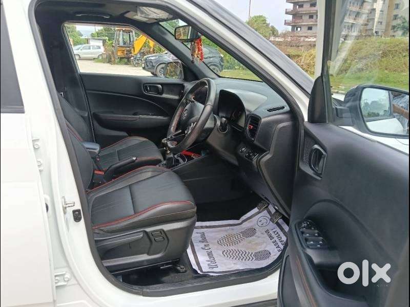 Hyundai Venue Sx(o) Knight Edition Mt, 2023, Petrol