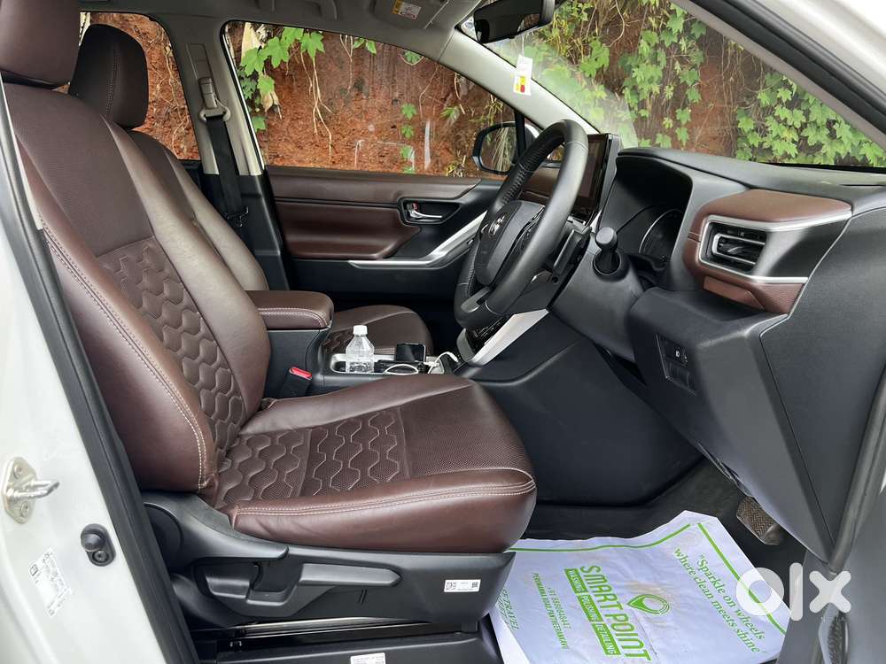 Toyota Innova Hycross 2.0 Vx Hybrid 7 Str, 2025, Petrol