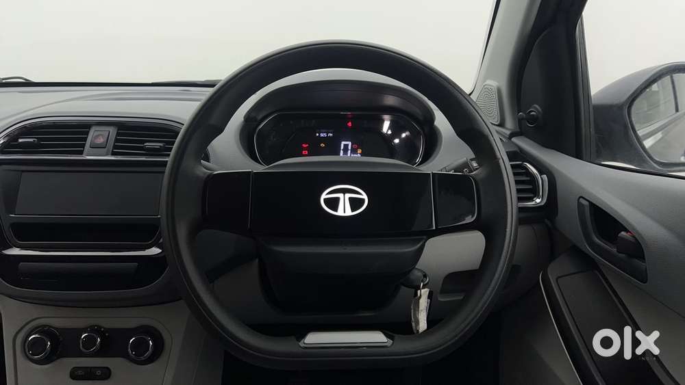 Tata Tiago Xe, 2025, Petrol