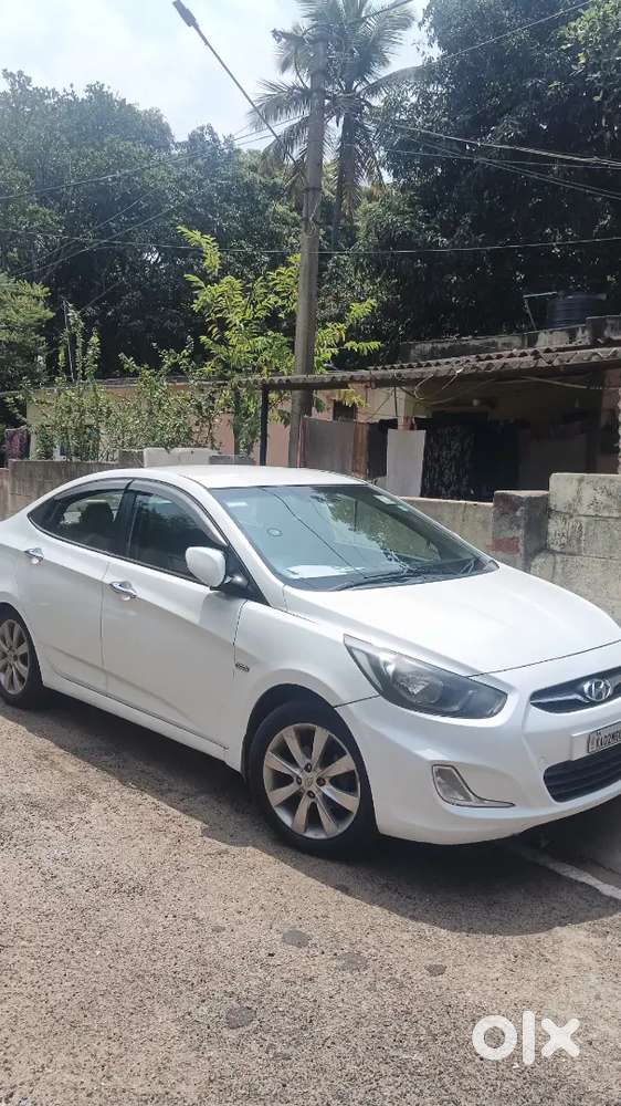 Hyundai Verna 2012