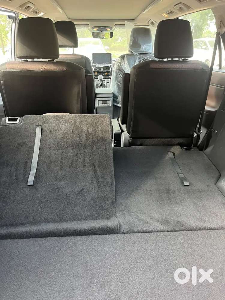 Toyota Innova Hycross 2024 Hybrid Vx