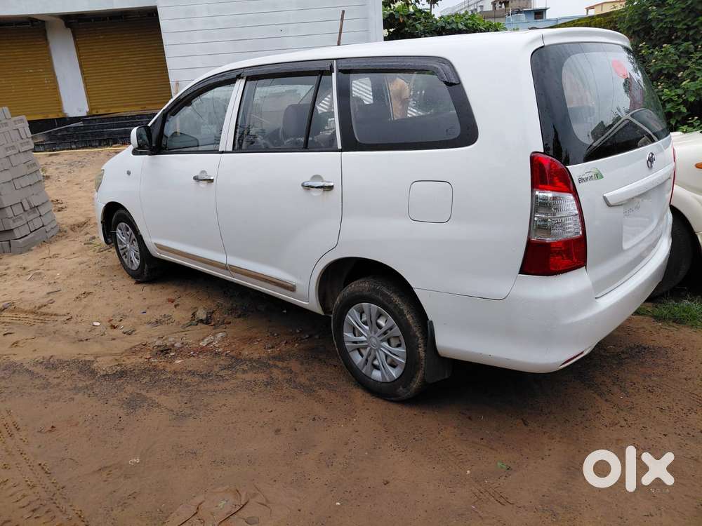 Toyota Innova 2.5 E Diesel Ms 8-seater, 2016, Diesel