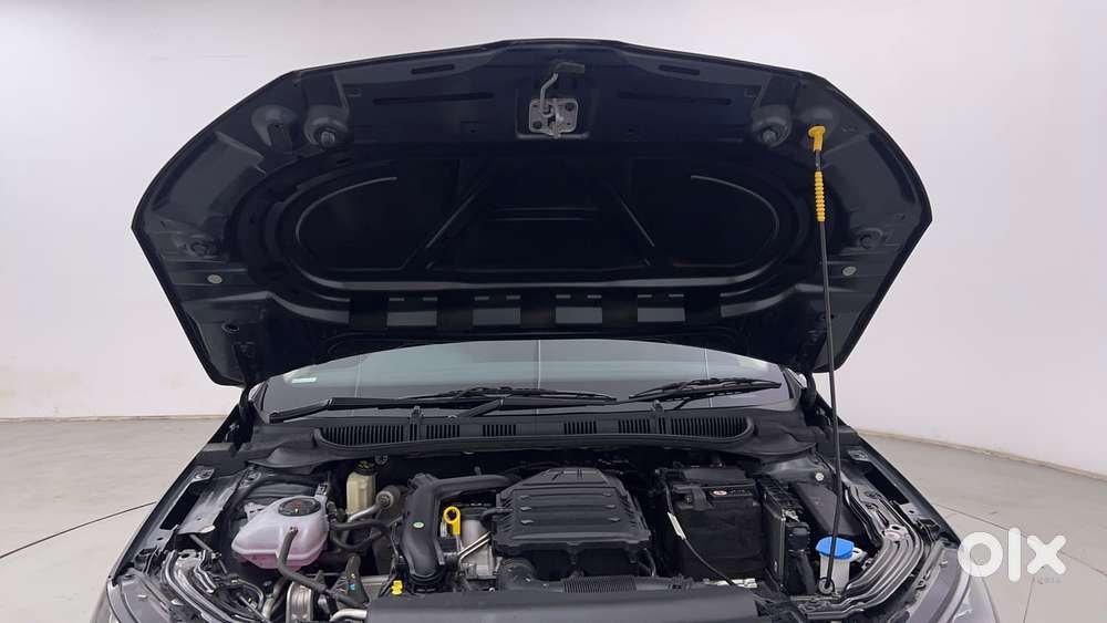 Skoda Slavia Ambition 1.0l Tsi At, 2023, Petrol