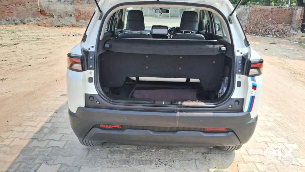 Maruti Suzuki Brezza 1.5 Lxi Cng, 2023, Cng & Hybrids