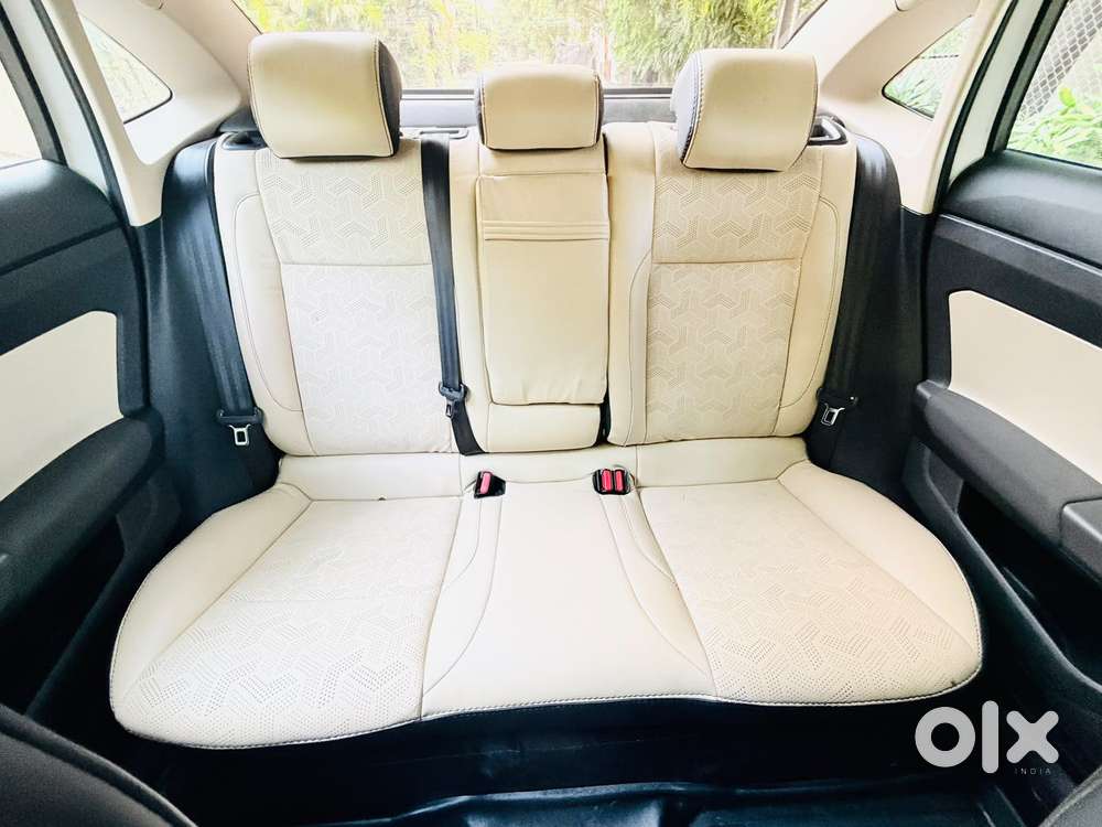 Skoda Slavia Ambition 1.0l Tsi At, 2023, Petrol