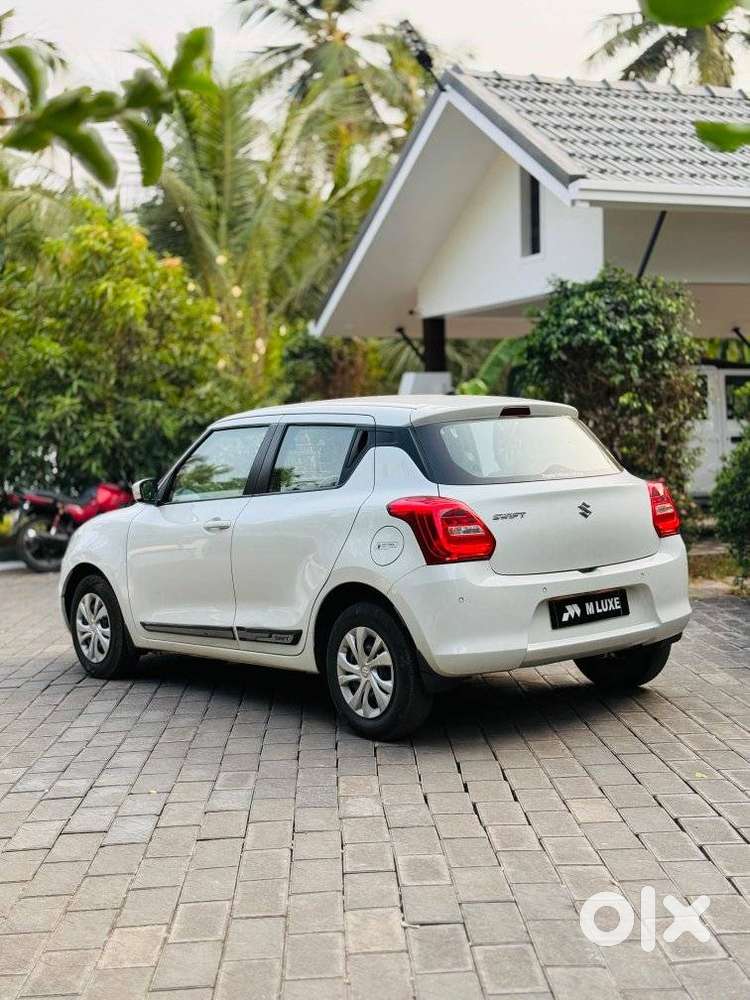 Maruti Suzuki Swift 1.2 Vxi (o), 2023