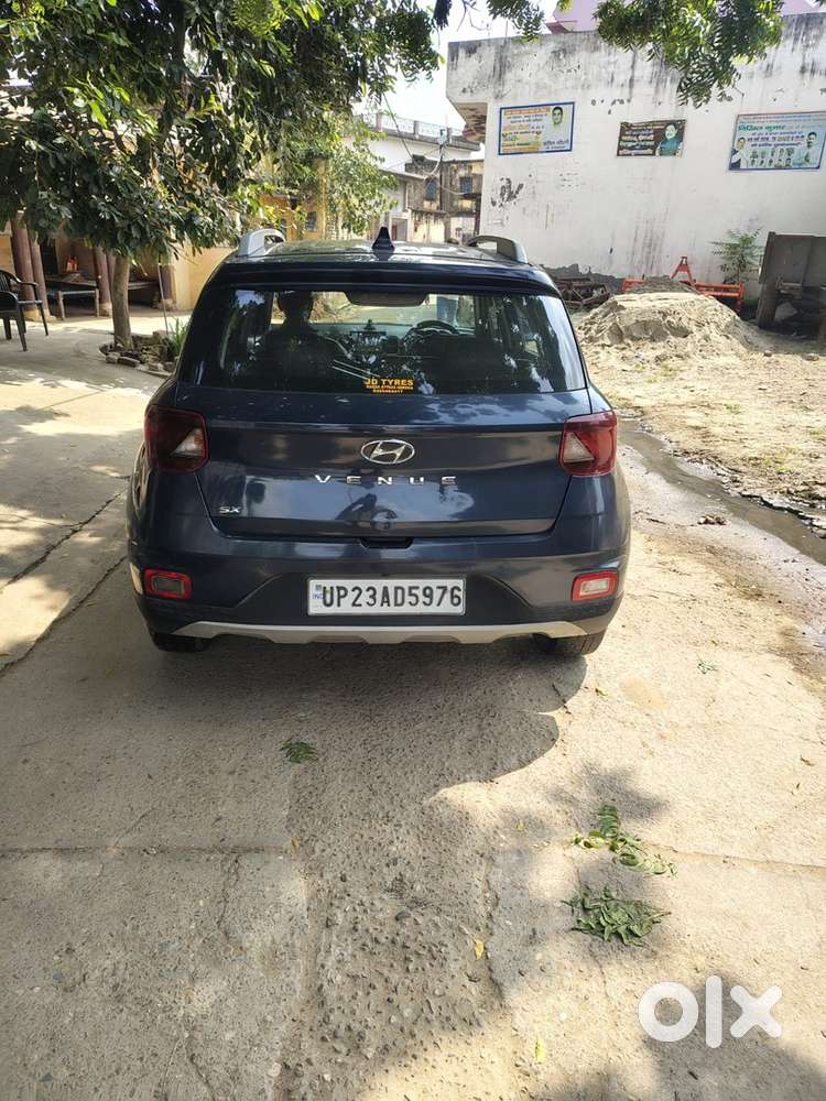 Hyundai Venue Diesel 70000 Km Driven