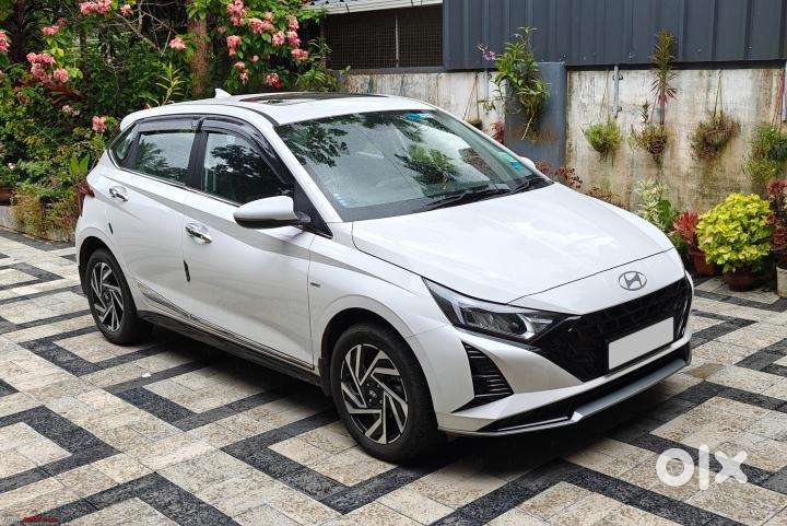 Hyundai I20 Top Model With Sunroof