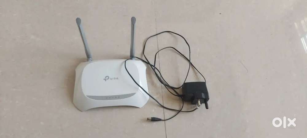 TP LINK TL-WR850N 300Mbps ROUTER WITH ADAPTER