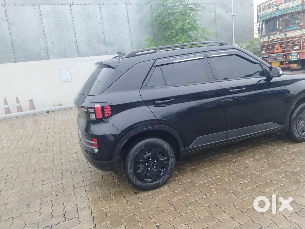 Hyundai Venue Sx 2023 Petrol.   22/12/2023 Model