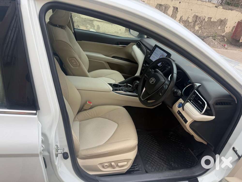 Toyota Camry Hybrid, 2023, Petrol