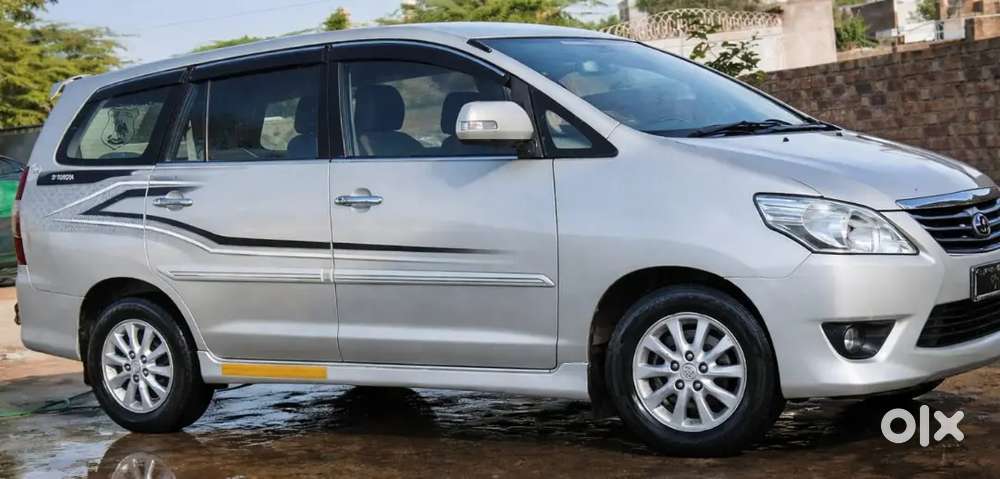 Toyota Innova 2012