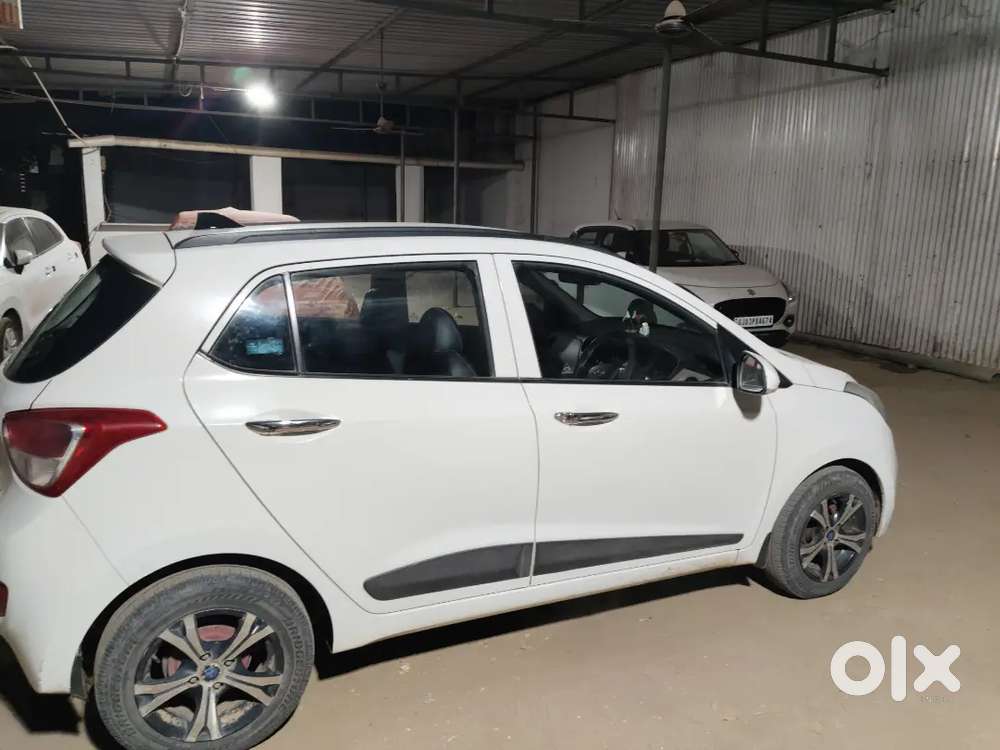 Hyundai Grand I10 Prime 2015 Diesel 80000 Km Driven , Push Button