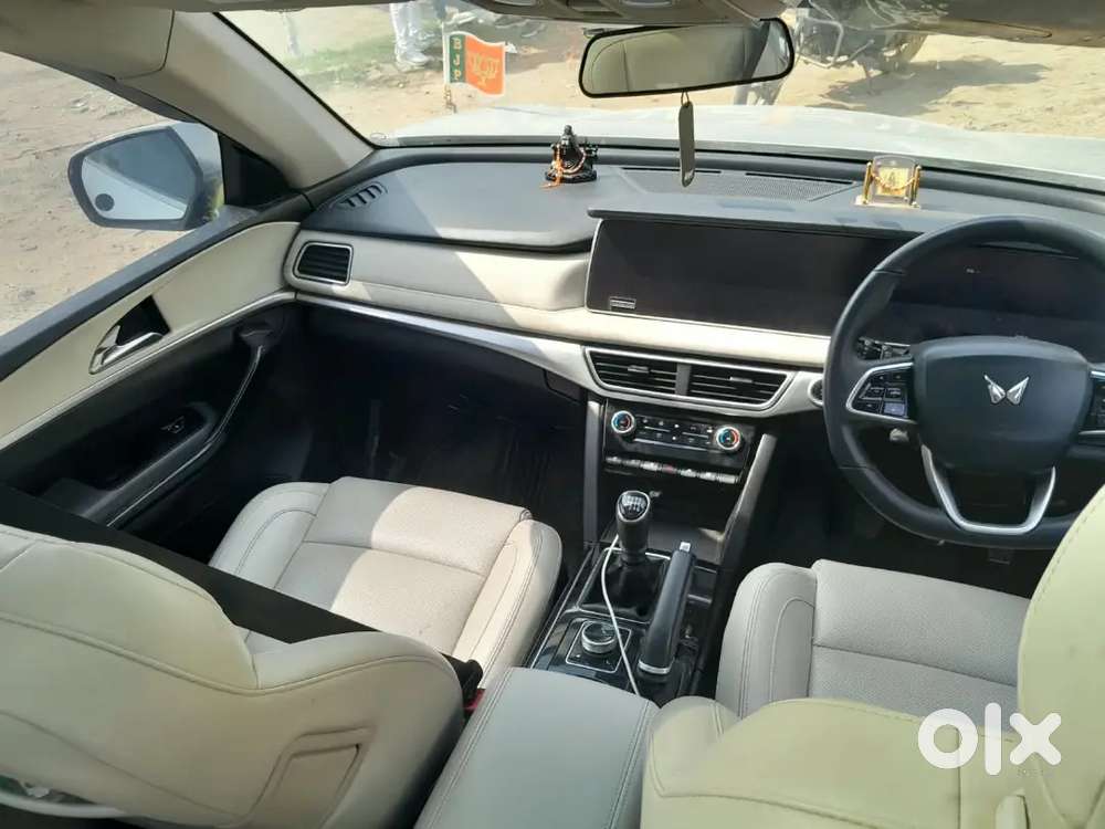 Mahindra Xuv700 2.0 Petrol 2022