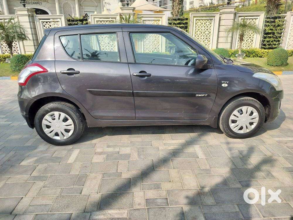 Maruti Suzuki Swift Lxi Optional-o, 2017, Petrol