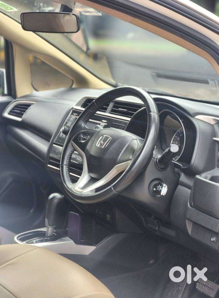 Honda Jazz V Automatic, 2016, Petrol
