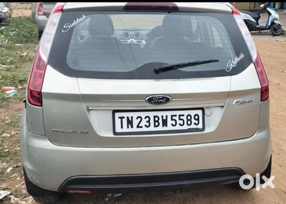 Ford Figo 2011 Petrol 72000 Km Driven - Fully Painted