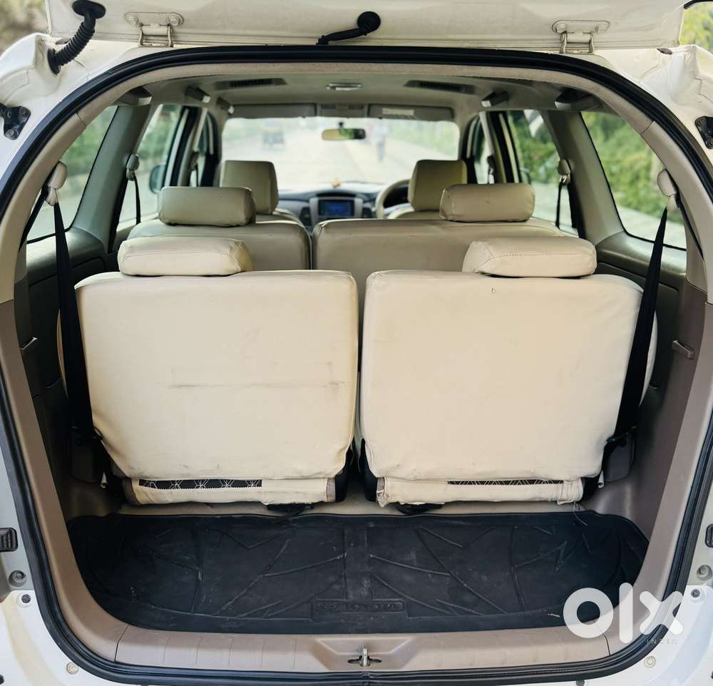 Toyota Innova 2.5 G (diesel) 8 Seater, 2015, Diesel