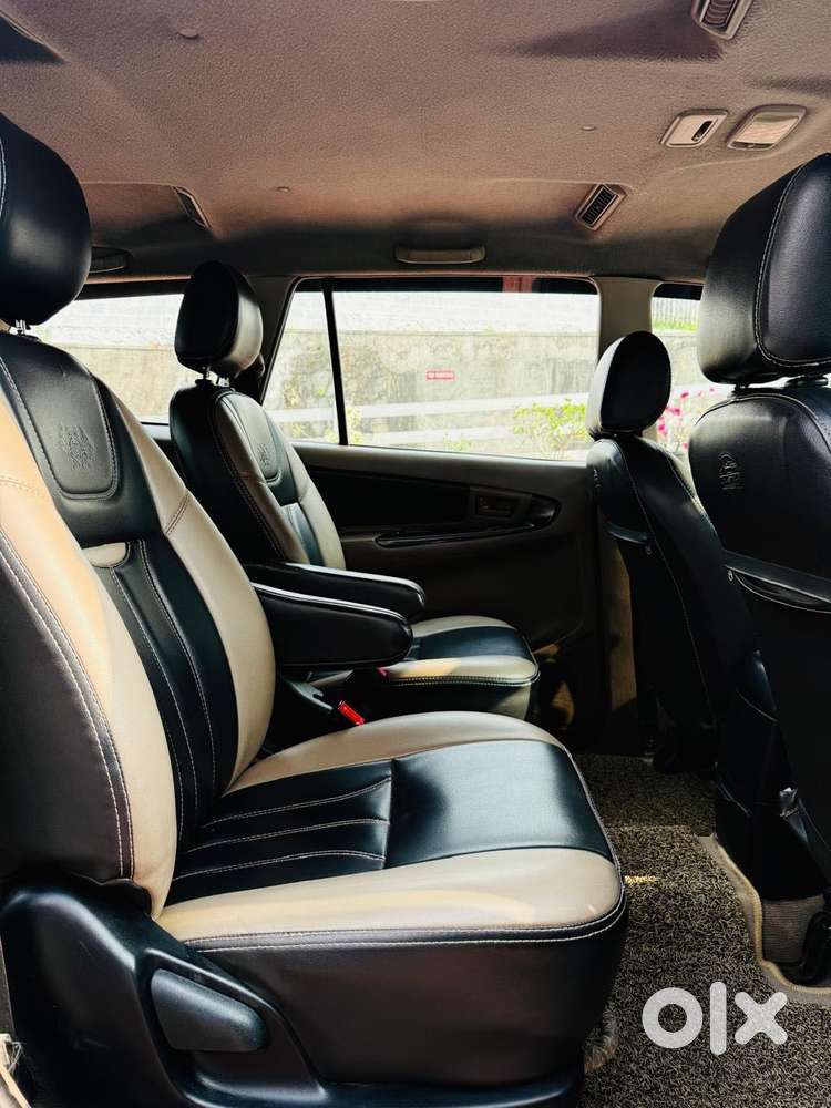 Toyota Innova 2.5 G (diesel) 7 Seater Bs Iv, 2015, Diesel