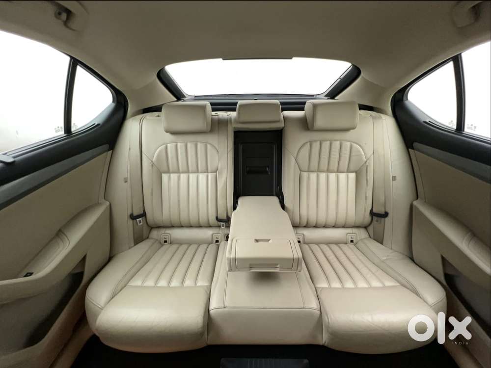 Skoda Superb Style 1.8 Tsi At, 2018, Petrol