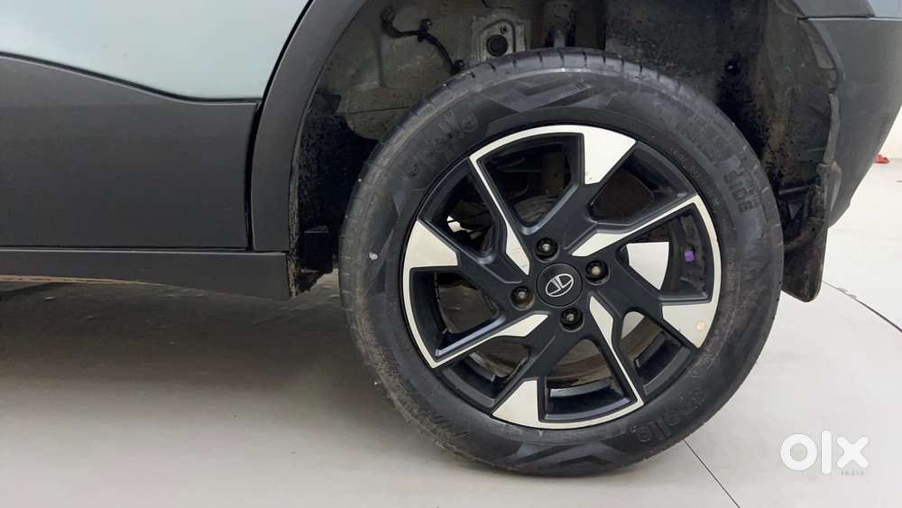 Tata Punch 1.2 Revotron Creative Amt Dual Tone, 2024, Petrol