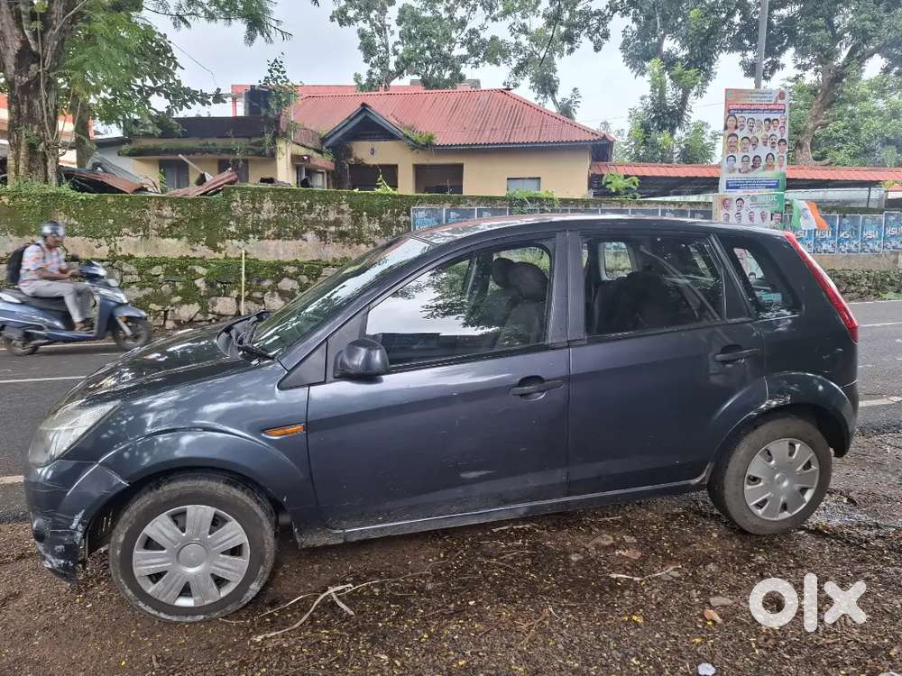 Ford Figo Petrol 2012 Variant