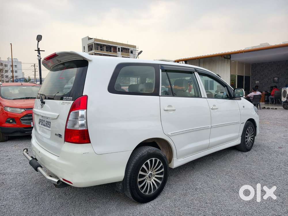 Toyota Innova 2.5 V 7 Str, 2011, Diesel