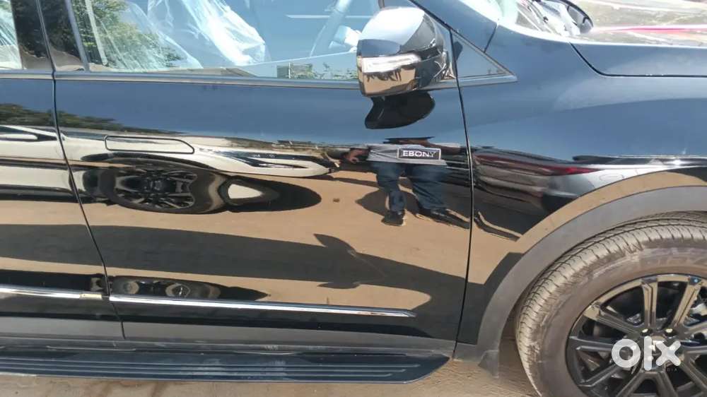 Mahindra Xuv700 Petrol 2025
