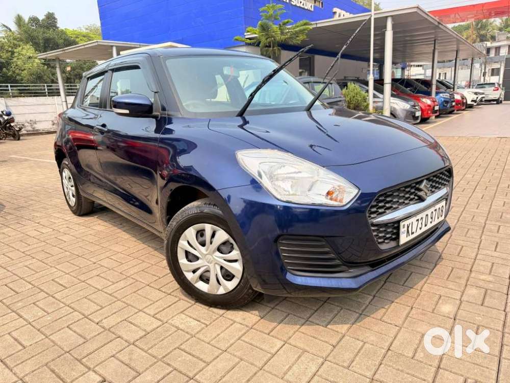 Maruti Suzuki Swift Vxi + Manual, 2022, Petrol