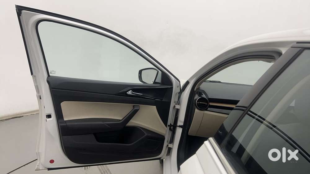 Skoda Slavia Style 1.0l Tsi At, 2022, Petrol