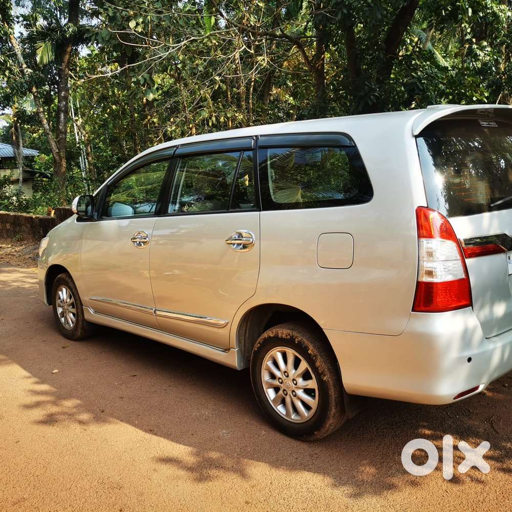 Toyota Innova Diesel 2013,neat And Good Condition,company Service
