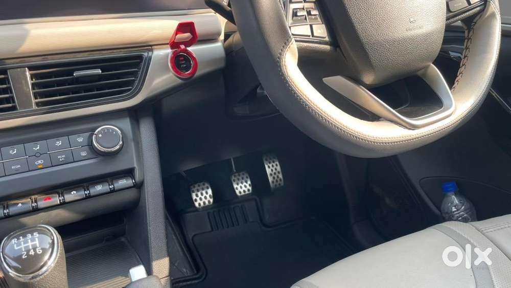 Mahindra Xuv700 2024 Diesel 13300 Km Driven