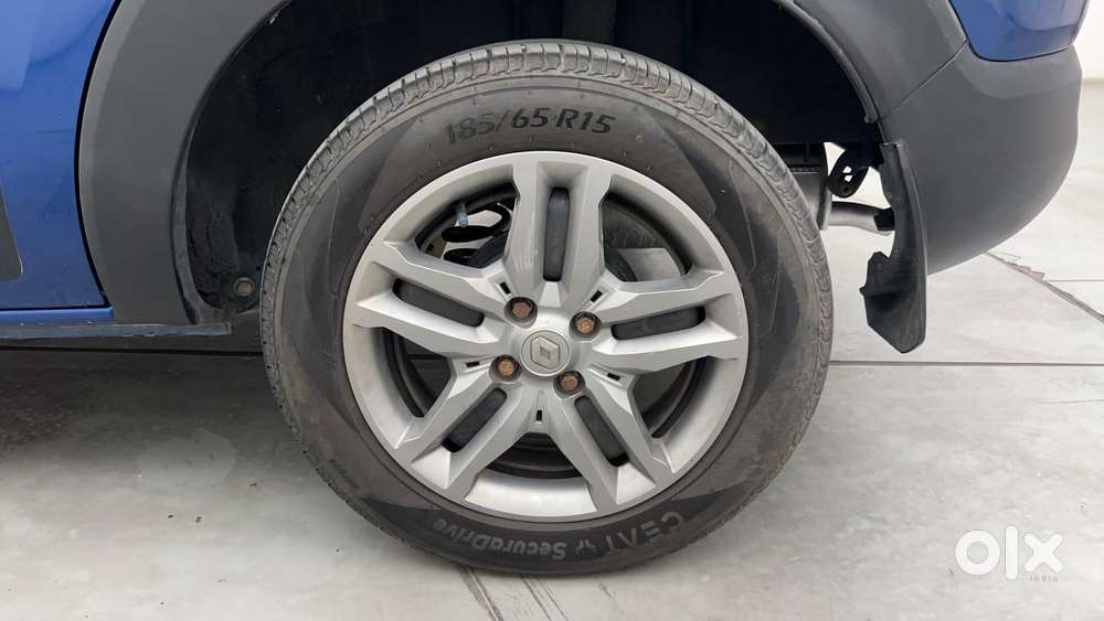 Renault Triber 1.0 Rxz Dual Tone, 2022, Petrol