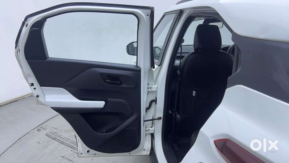Tata Punch Accomplished Mt Sunroof, 2024, Petrol