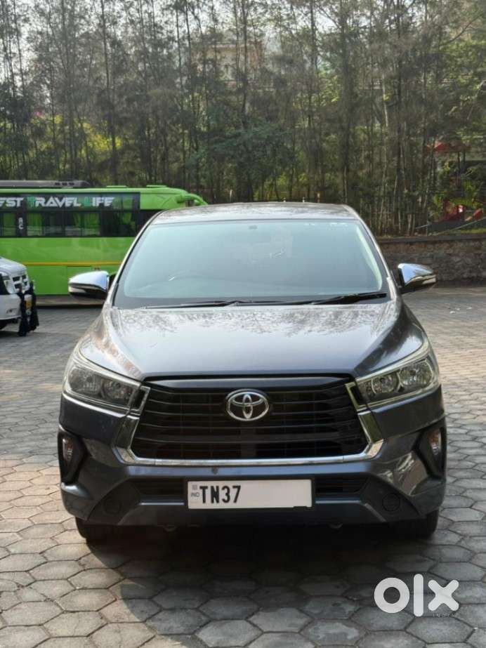 Toyota Innova Crysta 2.4 G Mt 7 Str, 2017, Diesel