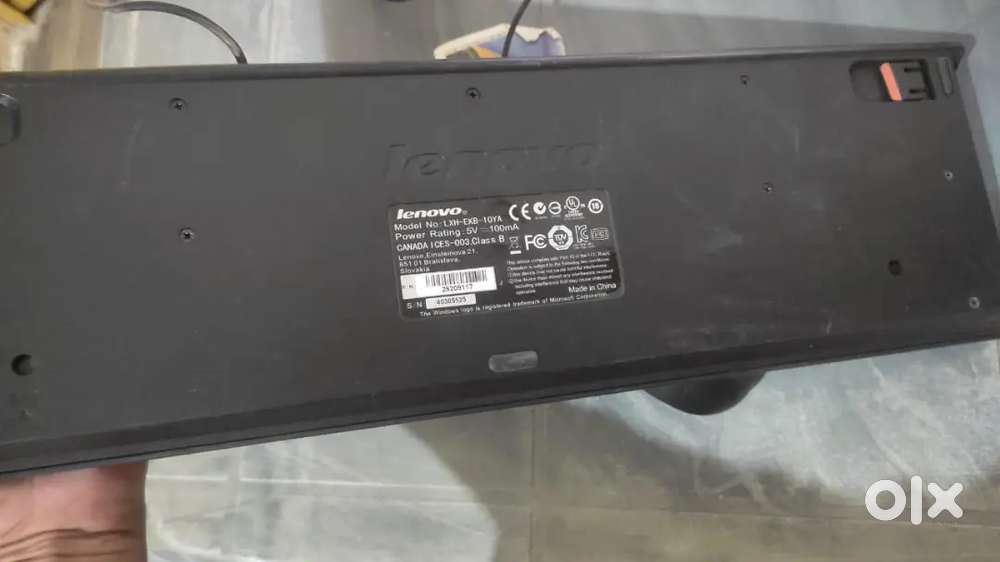 Lenevo desktop with key board, mouse and power adopter