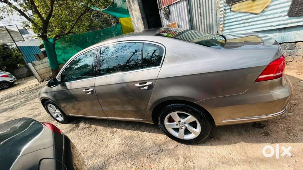 Well Maintained, New Tyre ,new Battery All Featureswirking ,