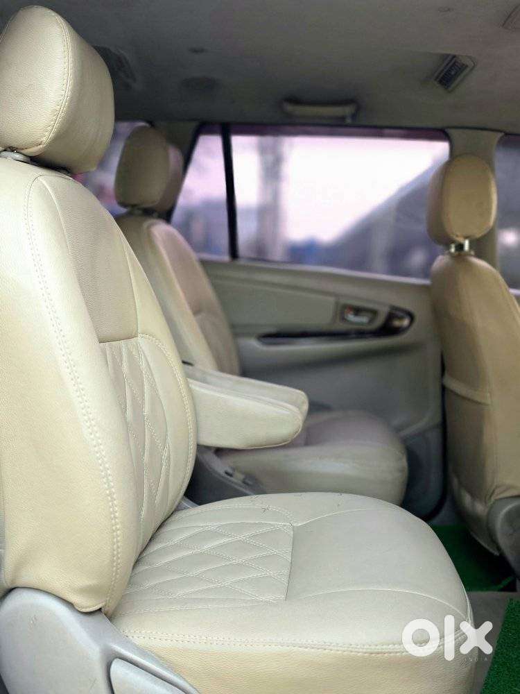 Toyota Innova 2.5 V 7 Str, 2012, Diesel