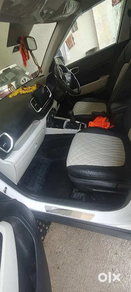Hyundai Venue 1.2 Plus 2025 Manual