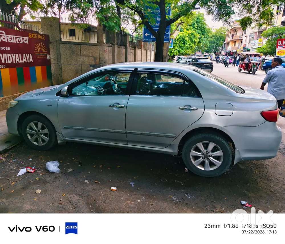 Toyota Corolla Altis 2012