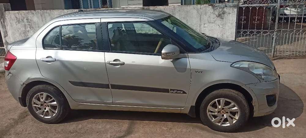 Maruti Suzuki Dzire 2013 Petrol 70000 Km Driven Alloy Wheels
