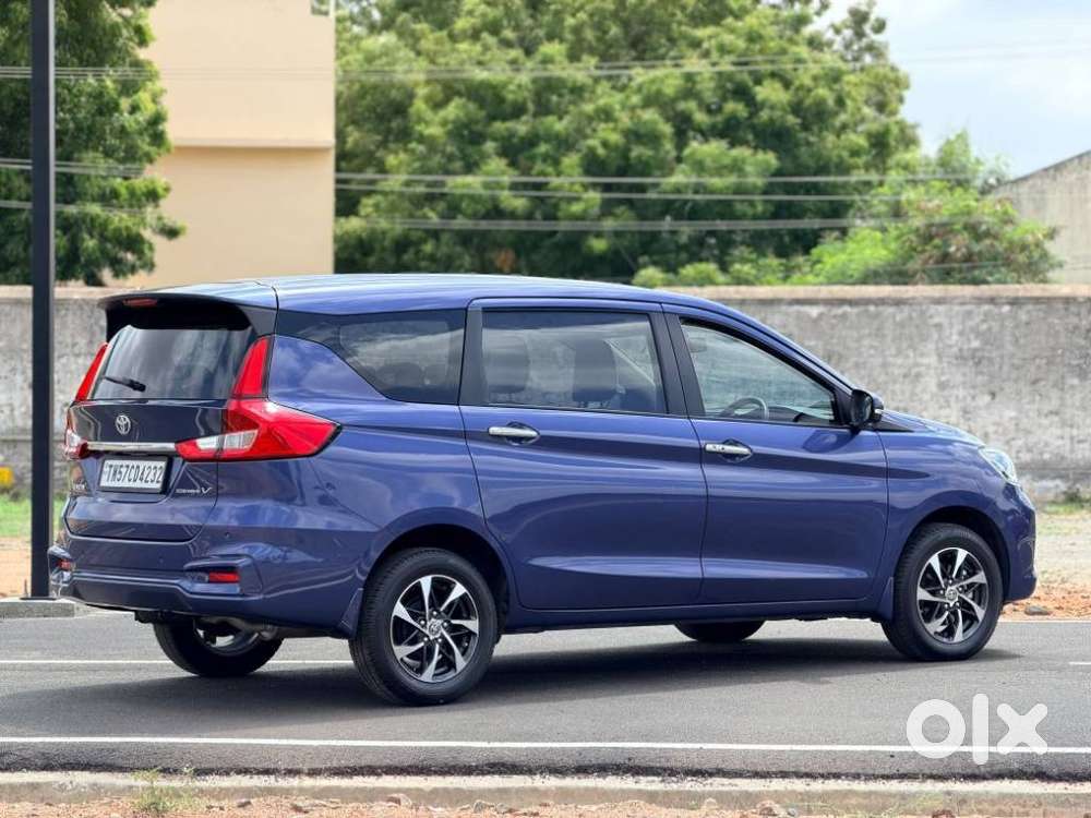 Toyota Rumion V Petrol Automatic Dual Tone, 2026, Petrol