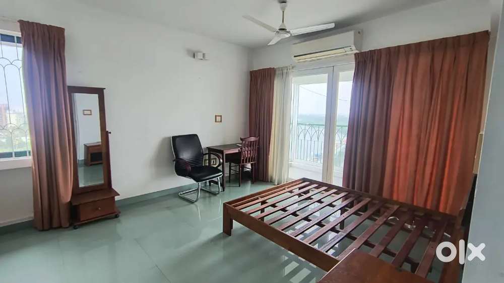 4BHK+ in Thevara
