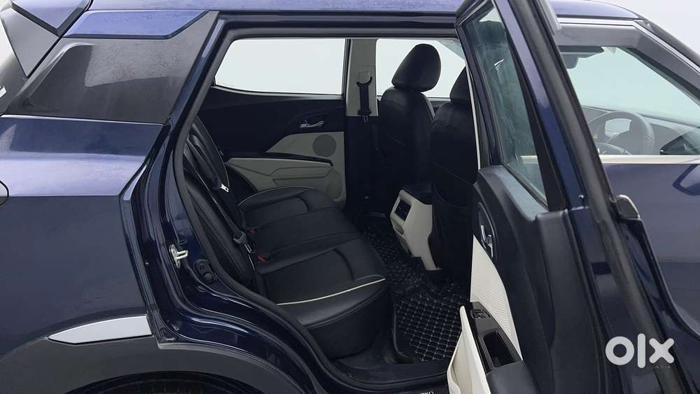 Mahindra Xuv 3xo Ax5l 1.2 Petrol At, 2025, Petrol