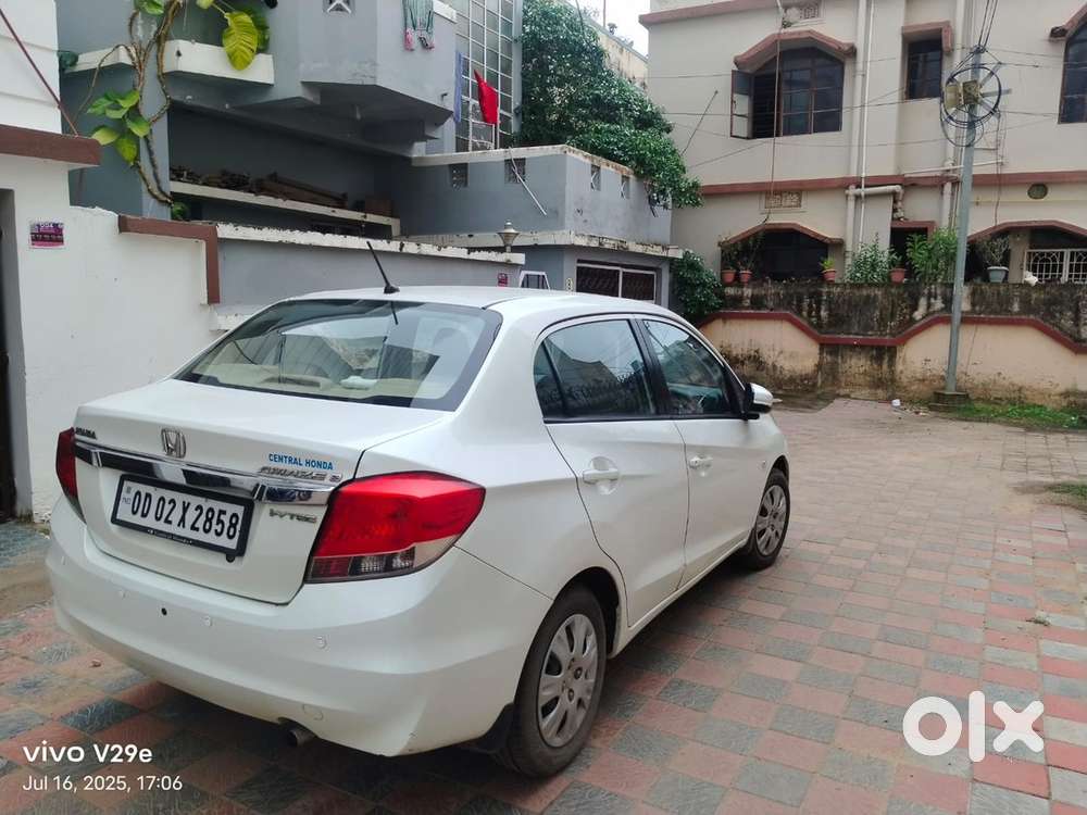 Honda Amaze 2016 Petrol Well Maintained