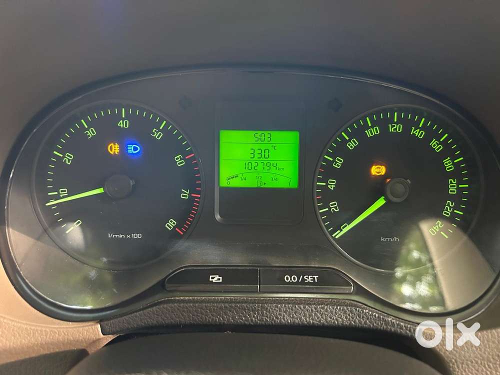 Skoda Rapid 1.6 Mpi Ambition, 2012, Petrol