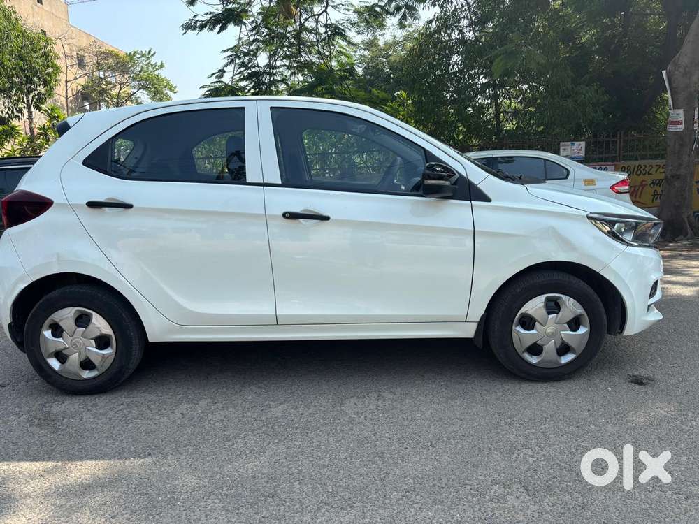 Tata Tiago 1.2 Revotron Xm Cng, 2024, Cng & Hybrids