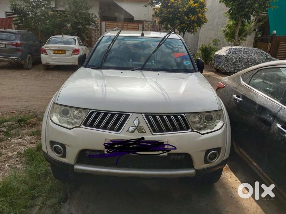 4x4 Manual Less Driven By Police Officer