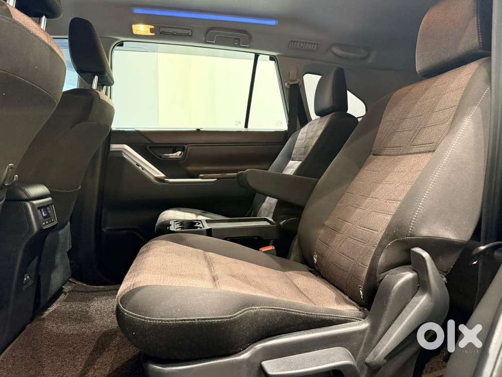 Toyota Innova Hycross 2.0 Vx Hybrid 7 Str, 2023, Petrol