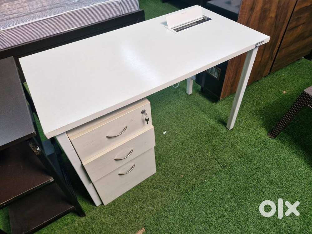 Table on rent